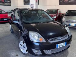 Nero Usata 2008 Ford Fiesta Ghia Tre volumi | 2800 € (Buon prezzo)