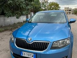 Blu Usata 2015 Skoda Octavia G-TEC Tre volumi | 9000 € (Molto cara)