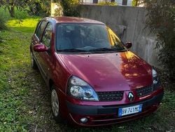 Rosso Usata 2001 Renault Clio II | 1500 € (Buon prezzo)