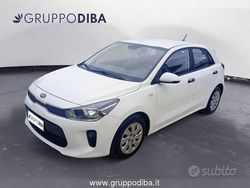 Bianco Usata 2017 Kia Rio City Tre volumi | 8400 € (Buon prezzo)