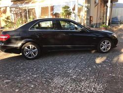 Nero Usata 2010 Mercedes E250 Avantgarde Tre volumi | 8500 € (Ottimo prezzo)