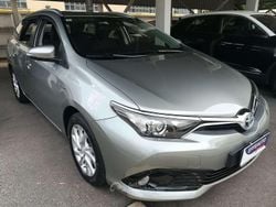 Grigio Usata 2015 Toyota Auris Hybrid Active Station wagon | 9990 € (Ottimo prezzo)