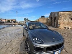 Grigio Usata 2015 Porsche Cayenne SUV | 29.900 € (Buon prezzo)
