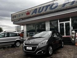 Grigio Usata 2018 Peugeot 208 Allure Due volumi | 8899 € (Buon prezzo)