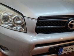 Grigio Usata 2006 Toyota RAV4 SUV | 4300 €