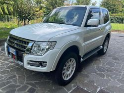 Bianco Usata 2018 Mitsubishi Pajero SUV | 30.900 € (Buon prezzo)