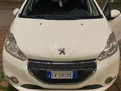 Bianco Usata 2014 Peugeot 208 Due volumi | 2700 € (Buon prezzo)