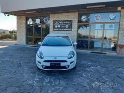 Bianco Usata 2012 Fiat Punto Evo Emotion Due volumi | 3900 € (Cara)
