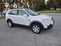 Bianco Usata 2009 Chevrolet Captiva LS SUV | 3900 € (Buon prezzo)
