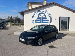 Nero Usata 2021 VW Golf VIII Life Tre volumi | 18.900 € (Buon prezzo)