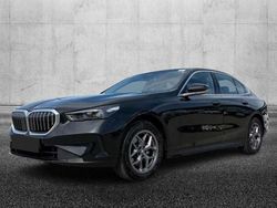 Nero Usata 2023 BMW 520 Comfort Edition Tre volumi | 50.450 € (Buon prezzo)