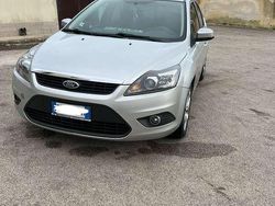 Usata 2008 Ford Focus Tre volumi | 3100 € (Molto cara)