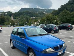 Blu Usata 2000 Lancia 2000 Tre volumi | 1100 €