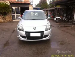 Grigio Usata 2011 Renault Scénic III Bose Edition Monovolume | 5499 € (Buon prezzo)