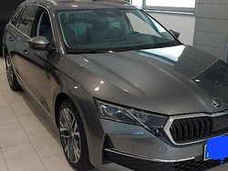 Grigio Usata 2024 Skoda Octavia Style Station wagon | 31.990 € (Molto cara)