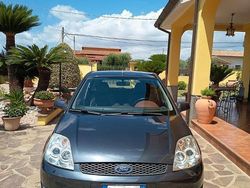 Grigio Usata 2007 Ford Fiesta S Due volumi | 2000 € (Buon prezzo)