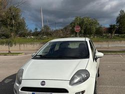 Usata 2014 Fiat Grande Punto Due volumi | 3500 € (Buon prezzo)