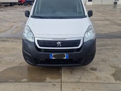Usata 2017 Peugeot Partner Monovolume | 5490 € (Buon prezzo)