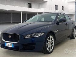 Azzurro metallizzato Usata 2017 Jaguar XE Business Edition Tre volumi | 10.970 € (Ottimo prezzo)