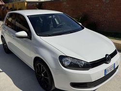 Usata 2012 VW Golf VII Comfortline Tre volumi | 8000 € (Buon prezzo)
