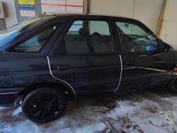 Blu Usata 1993 Ford Escort Tre volumi | 2800 €