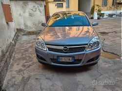 Grigio Usata 2007 Opel Astra Tre volumi | 4500 € (Molto cara)