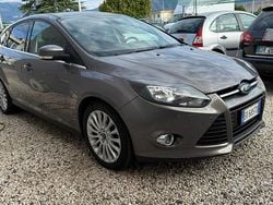 Grigio Usata 2011 Ford Focus Tre volumi | 4800 € (Buon prezzo)