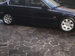 Usata 2000 BMW 320 Efficient Dynamics Tre volumi | 6900 € (Cara)