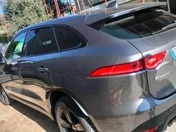 Usata 2017 Jaguar F-Pace Portfolio SUV | 16.500 € (Buon prezzo)