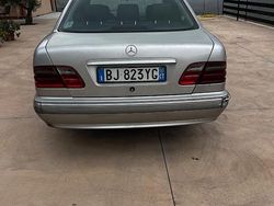 Usata 2000 Mercedes E270 Elegance | 2500 €
