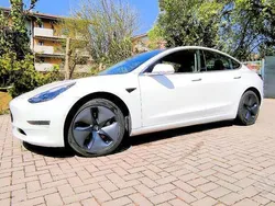 Usata 2020 Tesla Model 3 Tre volumi | 27.900 € (Buon prezzo)
