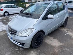 Grigio Usata 2011 Mercedes A180 Avantgarde Tre volumi | 1200 € (Super prezzo)
