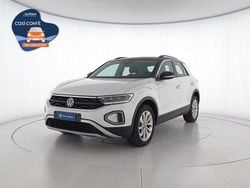 Pure white deep black perlato Usata 2022 VW T-Roc Life SUV | 20.500 € (Buon prezzo)
