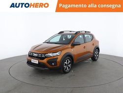 Arancione Usata 2023 Dacia Sandero Expression SUV | 15.399 € (Buon prezzo)