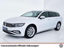 Glacier white metallizzato Usata 2022 VW Passat Business Station wagon | 25.800 € (Molto cara)