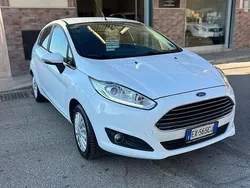 Usata 2015 Ford Fiesta Titanium Due volumi | 7800 € (Buon prezzo)