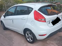 Bianco Usata 2011 Ford Fiesta Titanium Due volumi | 3500 € (Buon prezzo)