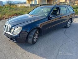 Blu Usata 2007 Mercedes E220 Station wagon | 2000 € (Buon prezzo)