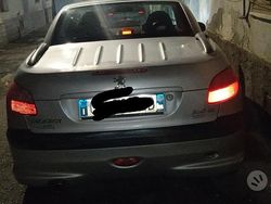 Grigio Usata 2001 Peugeot 207 Cabrio | 800 €
