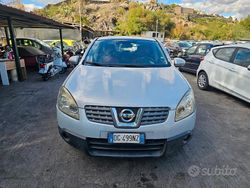 Grigio Usata 2009 Nissan Qashqai Visia SUV | 2490 € (Buon prezzo)