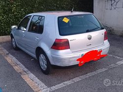 Grigio Usata 2000 VW Golf IV Tre volumi | 3500 € (Molto cara)