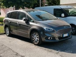Grigio Usata 2016 Ford S-MAX S Monovolume | 9200 € (Buon prezzo)