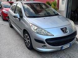 Usata 2008 Peugeot 207 Tre volumi | 3300 € (Buon prezzo)