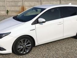 Bianco Usata 2015 Toyota Auris Hybrid Lounge Tre volumi | 8300 € (Ottimo prezzo)