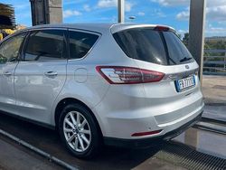 Grigio Usata 2016 Ford S-MAX Monovolume | 15.500 € (Cara)