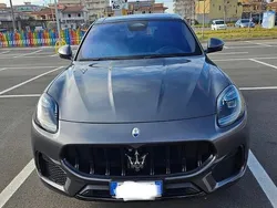 Grigio Usata 2023 Maserati Grecale SUV | 67.990 € (Buon prezzo)