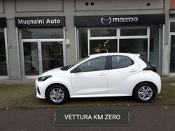 Lunar white Nuova 2025 Mazda 2 Center-Line Due volumi | 18.900 €