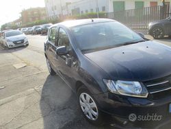 Blu Usata 2016 Dacia Sandero Tre volumi | 3990 €