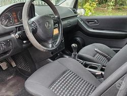 Nero Usata 2009 Mercedes A180 Elegance Tre volumi | 1800 € (Super prezzo)