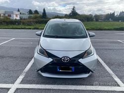 Grigio Usata 2017 Toyota Aygo X-play Due volumi | 8000 € (Buon prezzo)